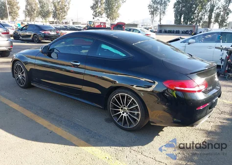 2018 Mercedes-Benz C 300 z USA, uszkodzony, nr VIN WDDWJ4JB0JF750372